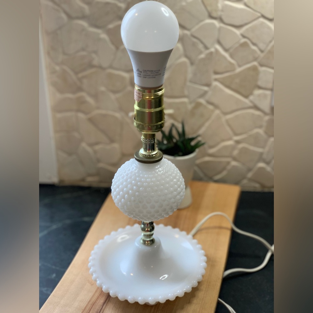 VINTAGE | Milk Glass Hobnail Boudoir Lamp